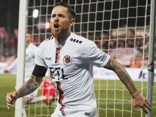 Viktoria vs FCK: Mike Wunderlich trägt beide Trikots