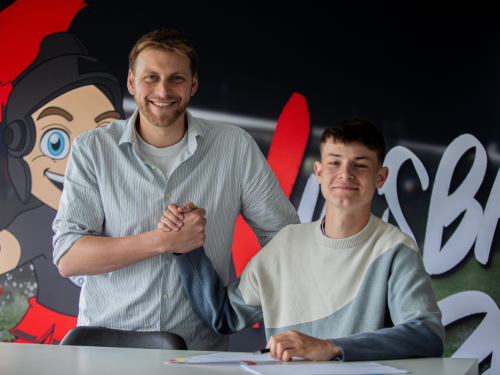 Flügel-Talent Ott entscheidet sich für Viktoria