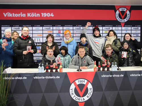 JULE-Club besucht Viktoria – Geschmackstest, Cellos Freund und Sontis Katzen