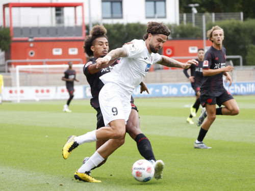 Knappes 1:2 im Test gegen Bayer 04