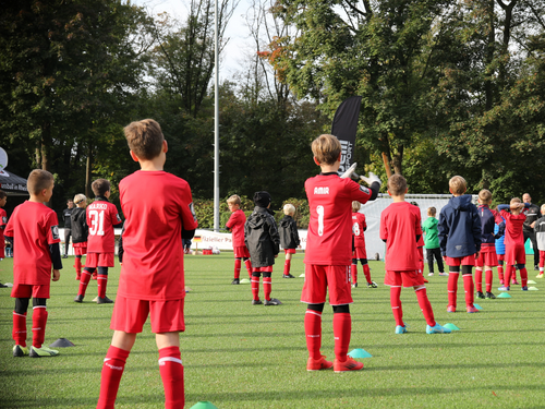Neuer Rekord: Über 200 Kinder bei den Herbstferiencamps der Vussballschule!